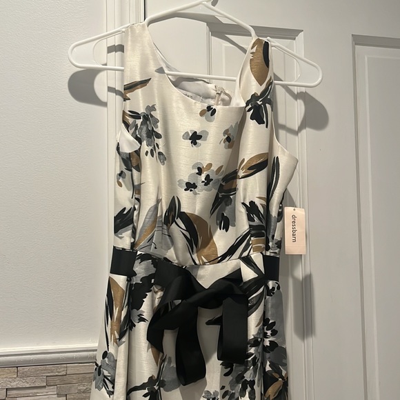 Short dress - Picture 3 of 3